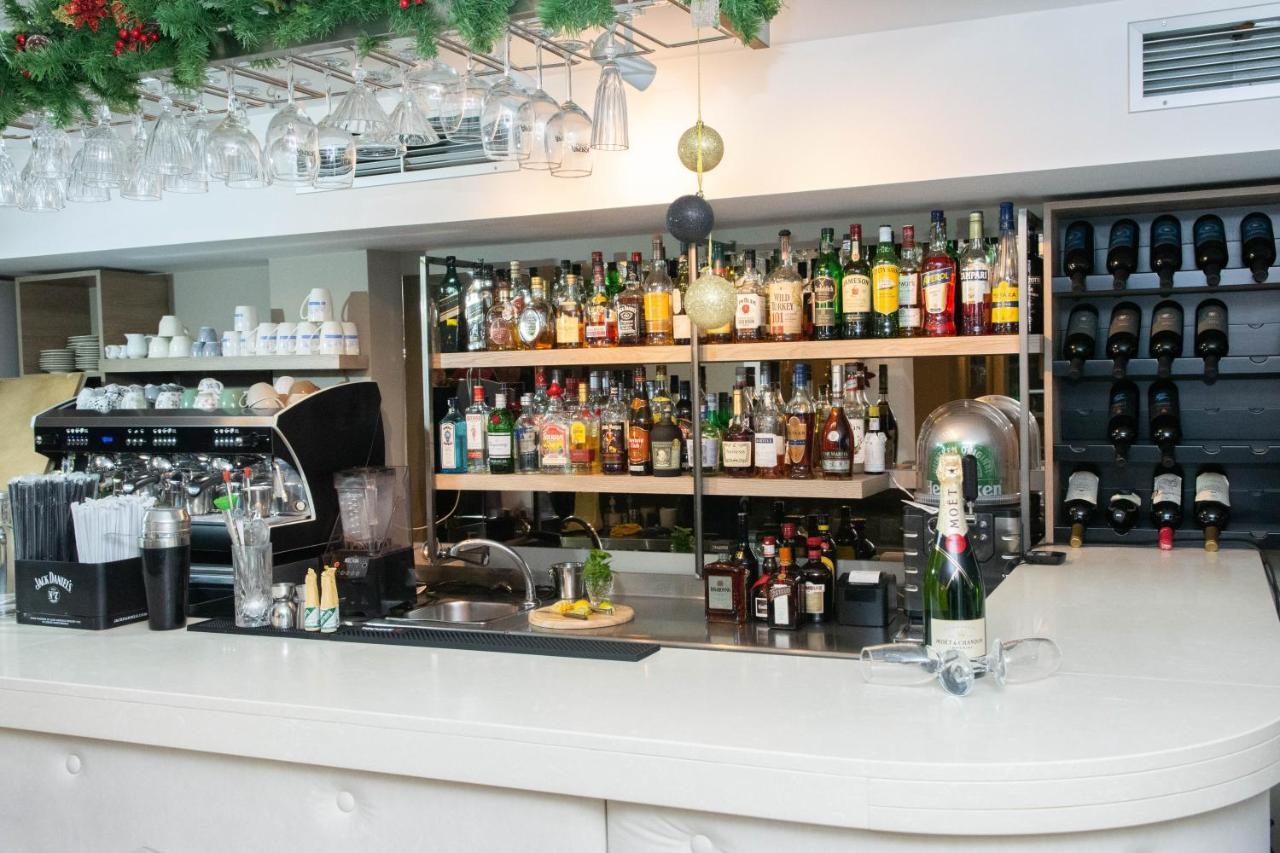Leto Boutique Hotel 아그리니온 외부 사진