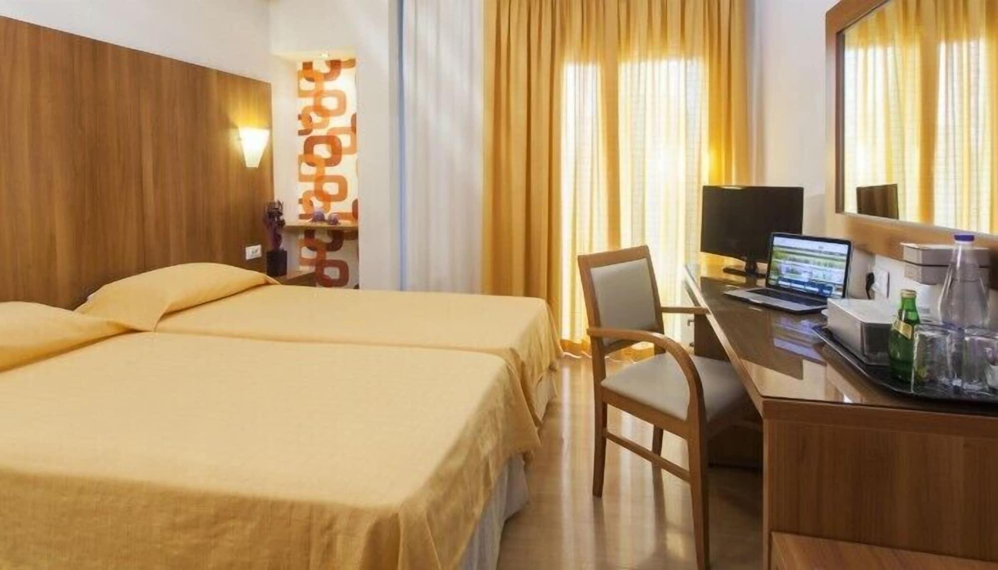 Leto Boutique Hotel 아그리니온 외부 사진