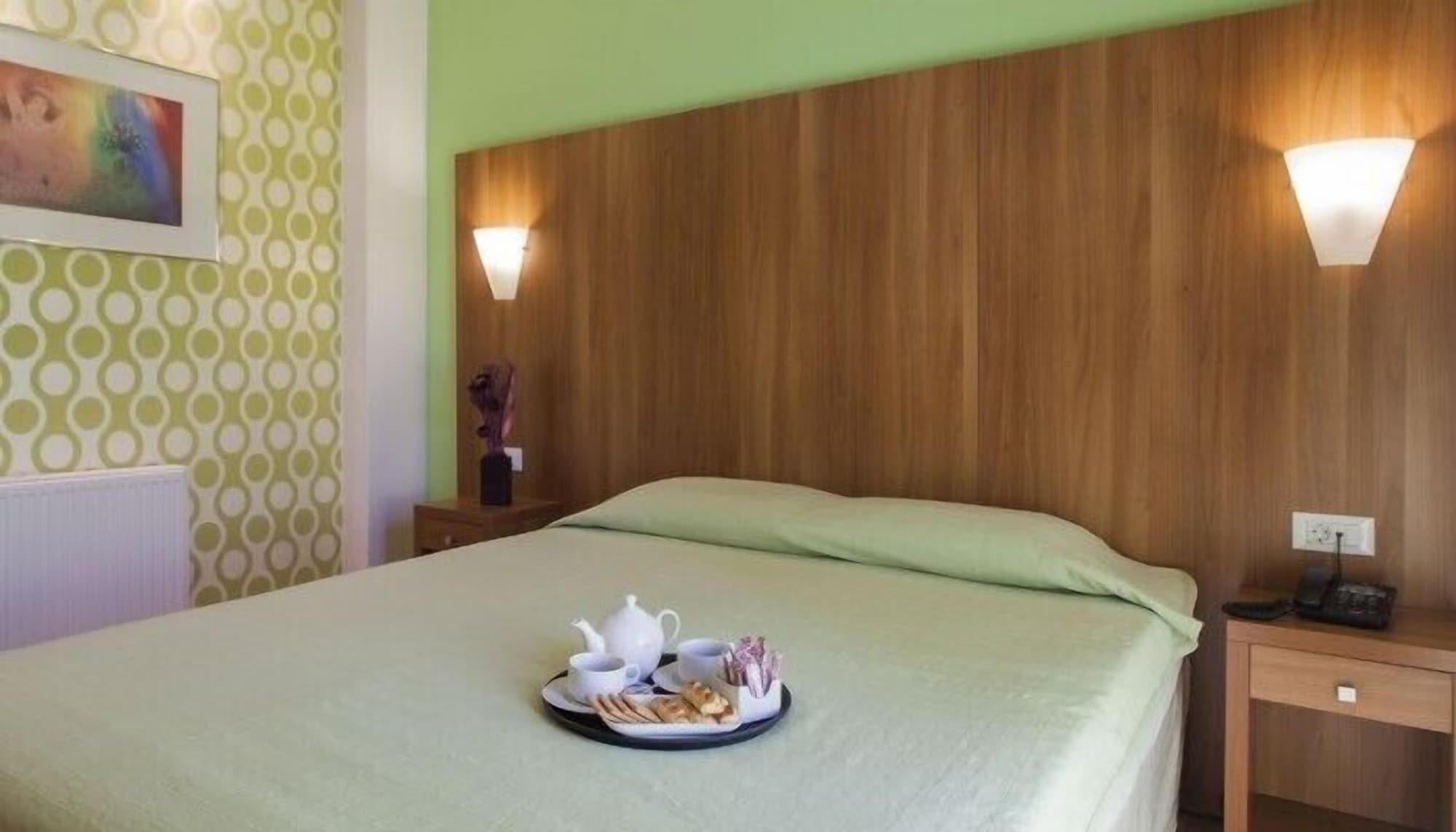 Leto Boutique Hotel 아그리니온 외부 사진
